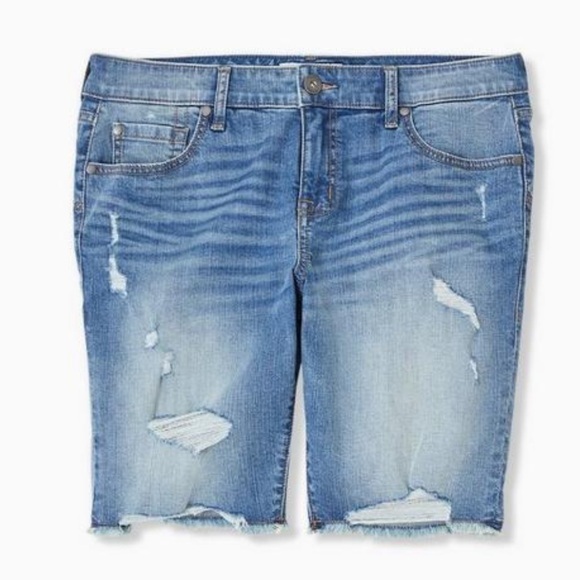 *NEW* Torrid Denim Bermuda Vintage Stretch Mid Rise Shorts - Picture 5 of 14